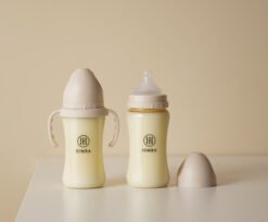蘊蜜鉑金PPSU防脹氣奶瓶獨家首創一瓶八用創新紀錄！換蓋即一瓶多用，市售配件最齊全，可依階段餵養，儲乳、餵乳、學飲。